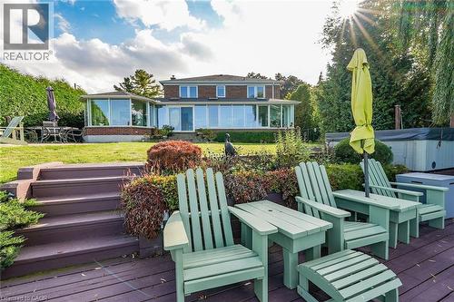 10 Tupper Boulevard, Grimsby, ON - Outdoor With Deck Patio Veranda