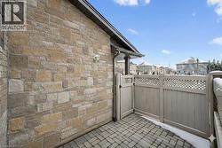 Patio / terrace with a gate - 