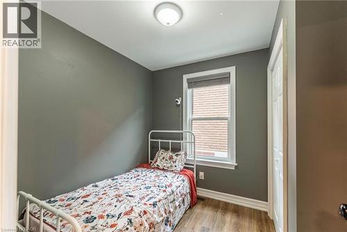 140 Royal Avenue, Hamilton, ON - Indoor Photo Showing Bedroom