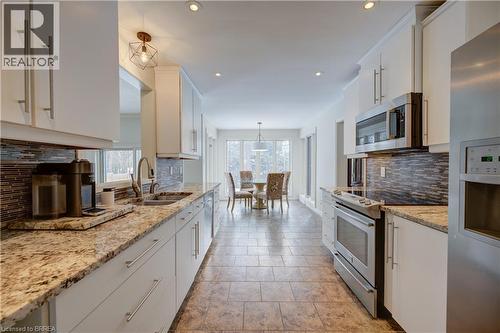 9 Scarfe Gardens, Brantford, ON - Indoor Photo Showing Kitchen With Double Sink With Upgraded Kitchen