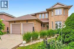 9 SUGARBERRY Court Stoney Creek, ON L8E 5E6