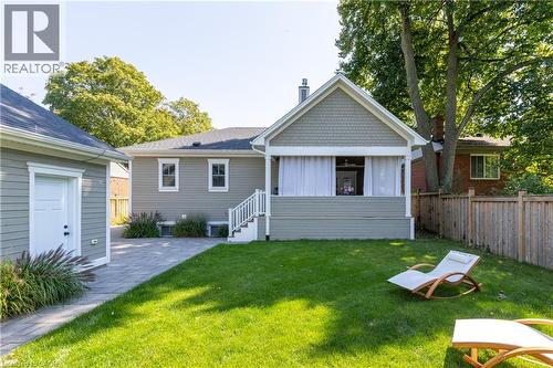 2195 Courtland Drive, Burlington, ON - Outdoor