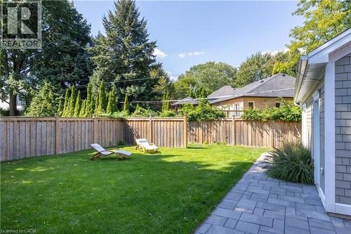 2195 Courtland Drive, Burlington, ON - Outdoor