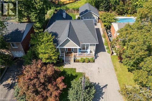 2195 Courtland Drive, Burlington, ON - Outdoor