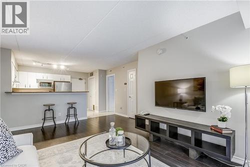 2055 Appleby Line Unit# 103, Burlington, ON - Indoor Photo Showing Living Room