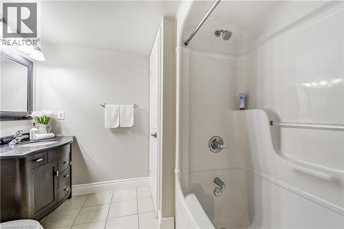 2055 Appleby Line Unit# 103, Burlington, ON - Indoor Photo Showing Bathroom