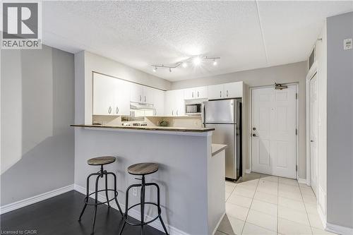 2055 Appleby Line Unit# 103, Burlington, ON - Indoor Photo Showing Kitchen