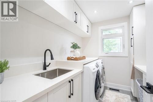 6618 Carriage Trail, Burlington, ON - Indoor Photo Showing Laundry Room