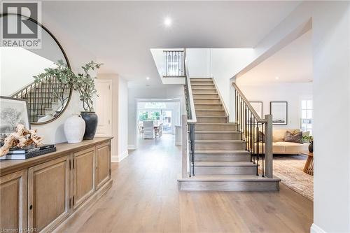 6618 Carriage Trail, Burlington, ON - Indoor Photo Showing Other Room