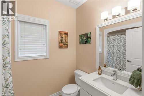 Front bathroom including soaking tub/shower - 21 Tulip Tree Road, Niagara-On-The-Lake, ON - Indoor Photo Showing Bathroom