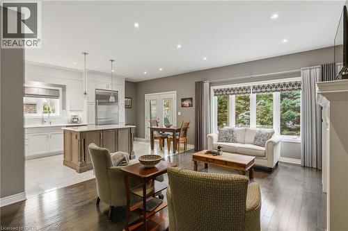 So much light throughout - 21 Tulip Tree Road, Niagara-On-The-Lake, ON - Indoor