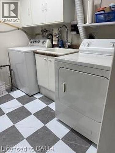 55 Gracefield Crescent, Kitchener, ON - Indoor Photo Showing Laundry Room
