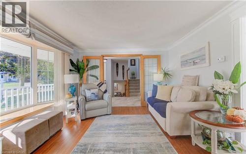 55 Gracefield Crescent, Kitchener, ON - Indoor Photo Showing Living Room