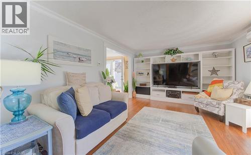 55 Gracefield Crescent, Kitchener, ON - Indoor Photo Showing Living Room