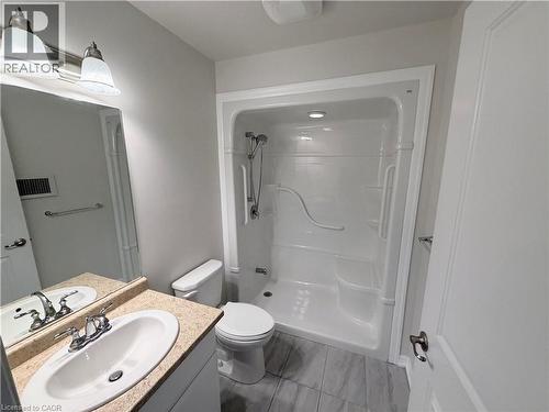 19 Mckenna Court, Hamilton, ON - Indoor Photo Showing Bathroom