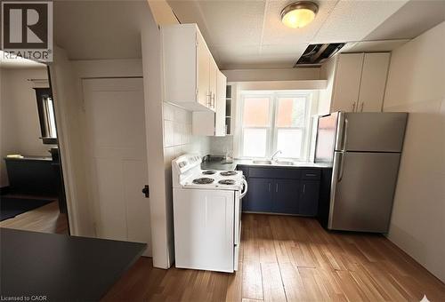 179 Regina Street N, Waterloo, ON - Indoor Photo Showing Kitchen