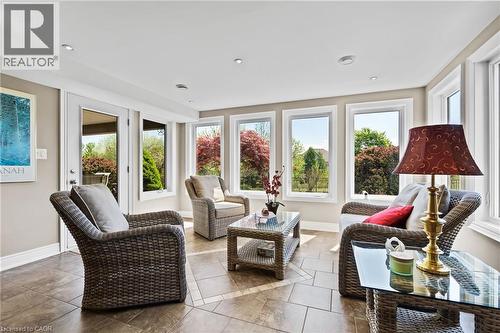 116 Sunrise Court, Ridgeway, ON - Indoor Photo Showing Living Room