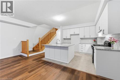 9 Admiral Road, Welland, ON - Indoor Photo Showing Kitchen