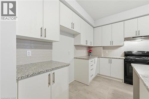 9 Admiral Road, Welland, ON - Indoor Photo Showing Kitchen