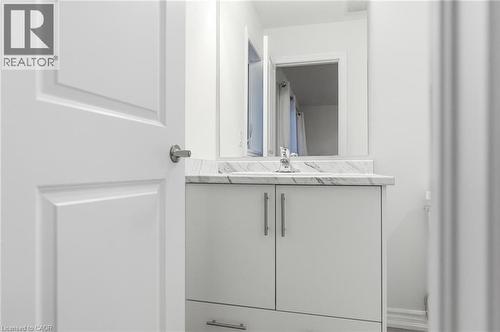 9 Admiral Road, Welland, ON - Indoor Photo Showing Bathroom