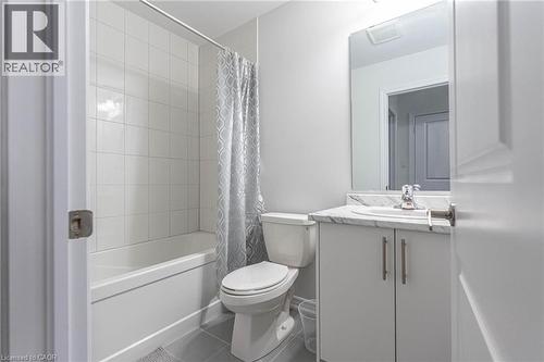 9 Admiral Road, Welland, ON - Indoor Photo Showing Bathroom