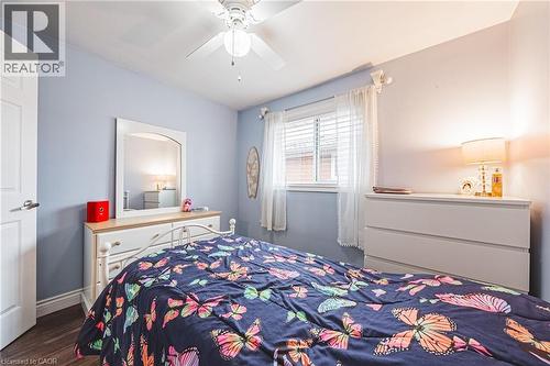 477 Queen Victoria Drive, Hamilton, ON - Indoor Photo Showing Bedroom