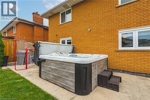 477 Queen Victoria Drive, Hamilton, ON - Outdoor With Exterior