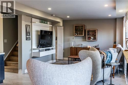 735 Beach Boulevard, Hamilton, ON - Indoor