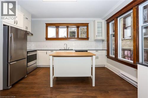 94 Scott Street, Kitchener, ON - Indoor Photo Showing Kitchen