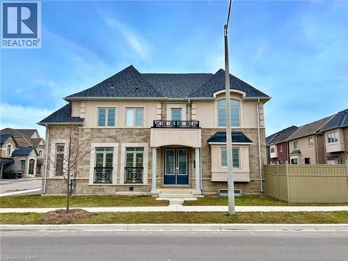 3923 KOENIG Road  Burlington, ON L7M 0Z8