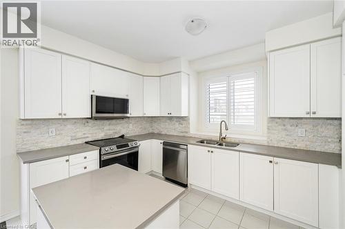 3923 Koenig Road, Burlington, ON - Indoor Photo Showing Kitchen With Double Sink