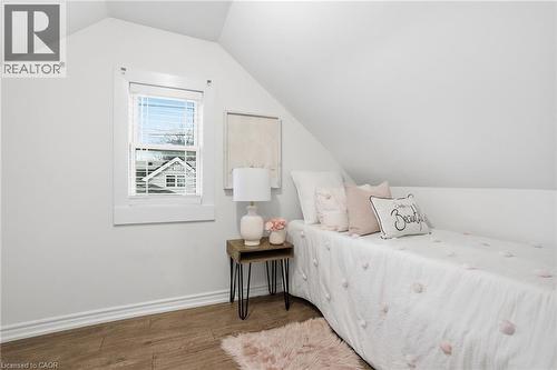190 Mead Avenue, Hamilton, ON - Indoor Photo Showing Bedroom