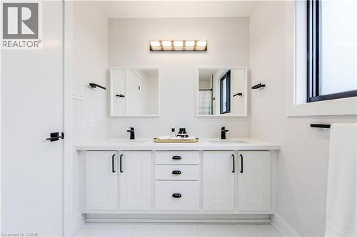 1319 Greeneagle Drive, Oakville, ON - Indoor Photo Showing Bathroom