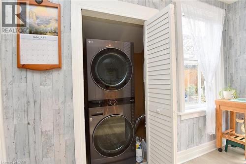5 Chatham Street, Hamilton, ON - Indoor Photo Showing Laundry Room
