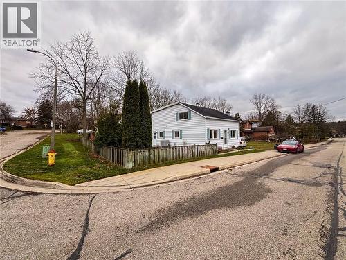 1949 Old Mill Road, Kitchener, ON - Outdoor