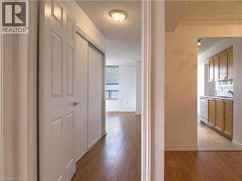 55 STRATHAVEN Road Unit# 1413  Mississauga, ON L5R 4G9