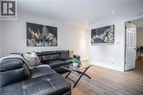 141 Catharine Street Unit# 204, Hamilton, ON - Indoor Photo Showing Living Room