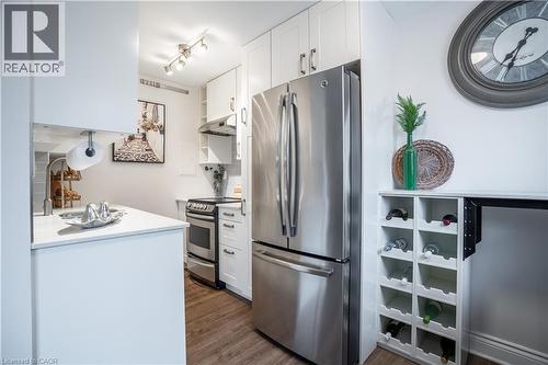 141 Catharine Street Unit# 204, Hamilton, ON - Indoor Photo Showing Kitchen