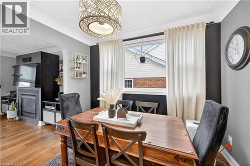 100 Ferndale Avenue, Hamilton, ON - Indoor Photo Showing Dining Room