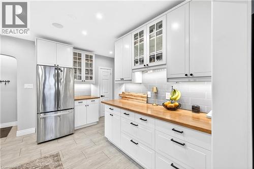 100 Ferndale Avenue, Hamilton, ON - Indoor Photo Showing Kitchen
