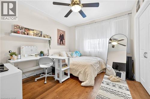 100 Ferndale Avenue, Hamilton, ON - Indoor Photo Showing Bedroom
