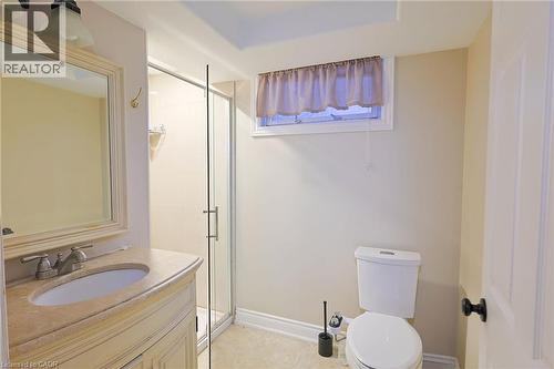 122 Fundy Avenue, London, ON - Indoor Photo Showing Bathroom