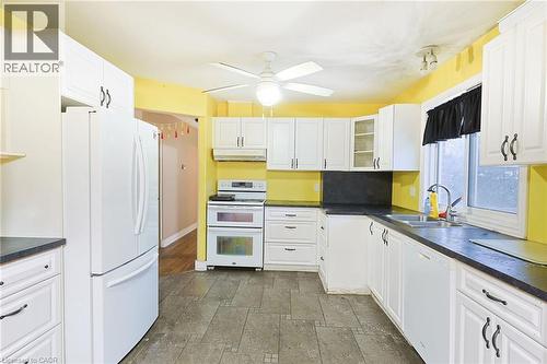 122 Fundy Avenue, London, ON - Indoor Photo Showing Kitchen With Double Sink