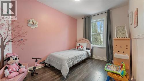 69 Lyons Avenue, Brantford, ON - Indoor Photo Showing Bedroom