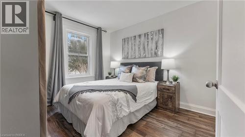 69 Lyons Avenue, Brantford, ON - Indoor Photo Showing Bedroom