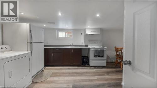 69 Lyons Avenue, Brantford, ON - Indoor Photo Showing Laundry Room