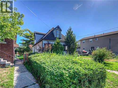 front yard landscaping - 20 Beatty Avenue, Hamilton, ON - Outdoor