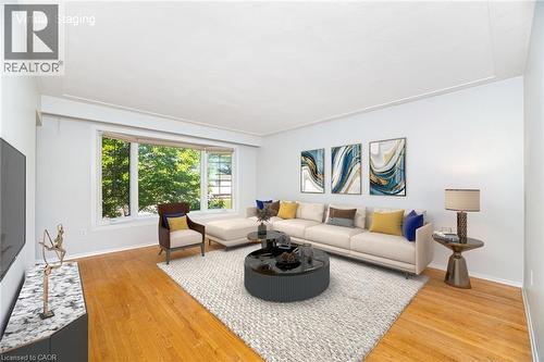 7 Maitland Avenue, Hamilton, ON - Indoor Photo Showing Living Room
