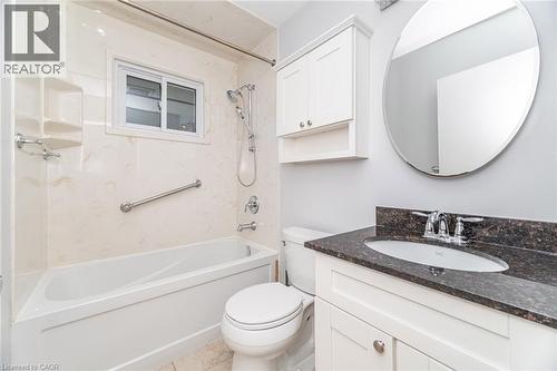 7 Maitland Avenue, Hamilton, ON - Indoor Photo Showing Bathroom