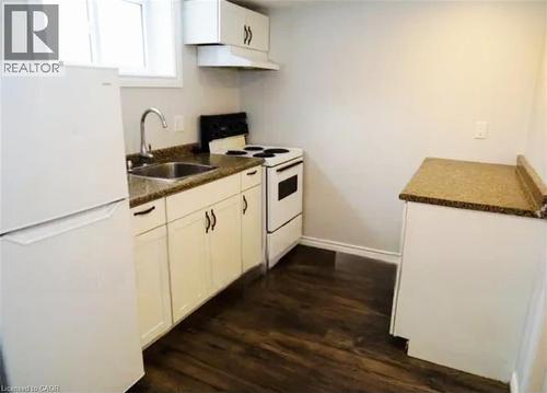 7 Maitland Avenue, Hamilton, ON - Indoor Photo Showing Kitchen